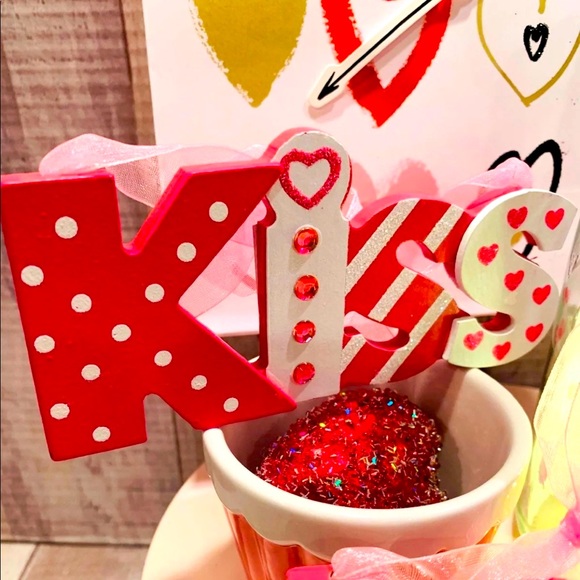 4 Piece Set for Valentine’s Day Tiered Trays - Picture 4 of 12